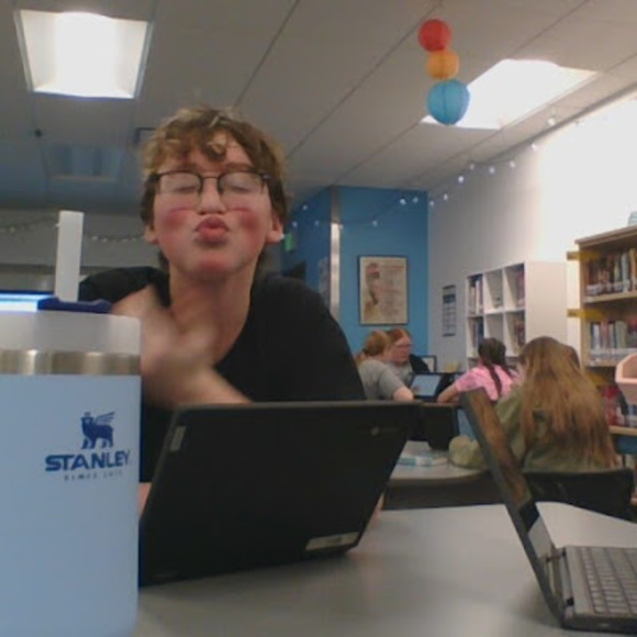 Meet your Posher, Aslyn - Picture 1 of 1